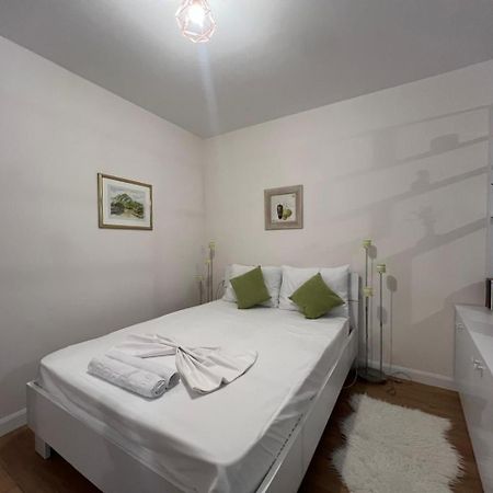 Dream Apartament Tirana Esterno foto