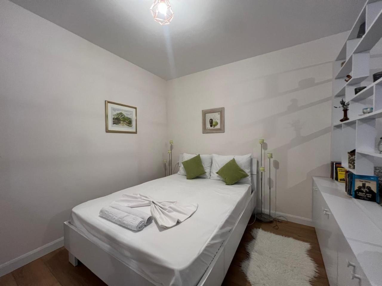 Dream Apartament Tirana Esterno foto